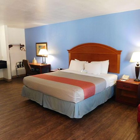 Days Inn By Wyndham Oklahoma City Nw Expressway Warr Acres Экстерьер фото