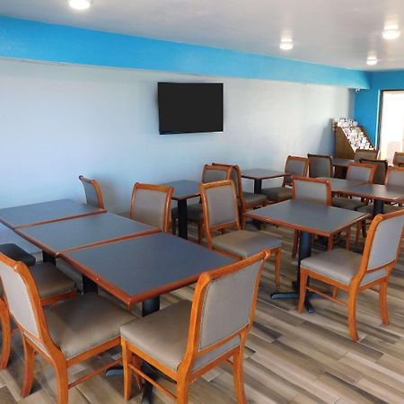Days Inn By Wyndham Oklahoma City Nw Expressway Warr Acres Экстерьер фото