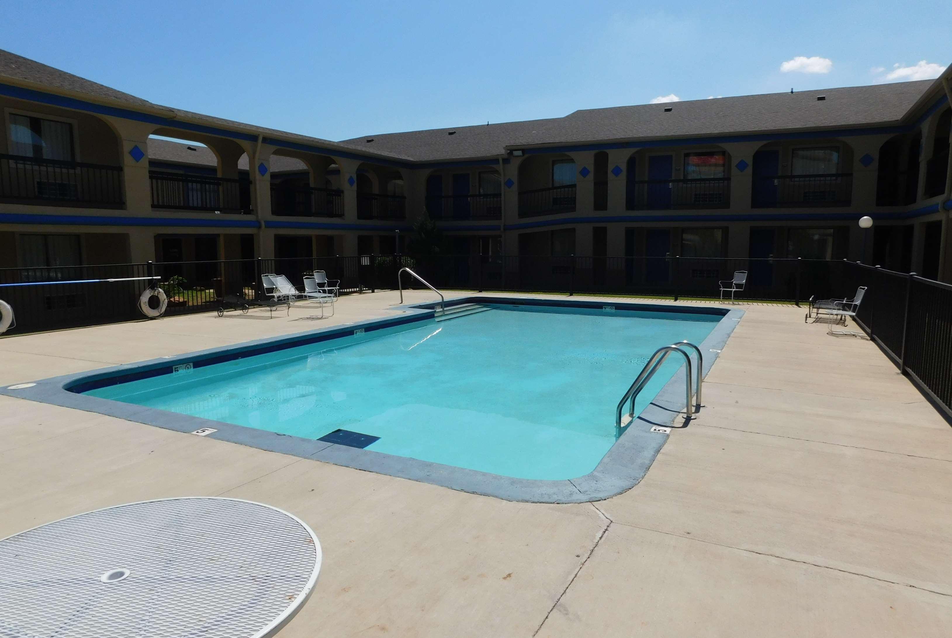 Days Inn By Wyndham Oklahoma City Nw Expressway Warr Acres Экстерьер фото