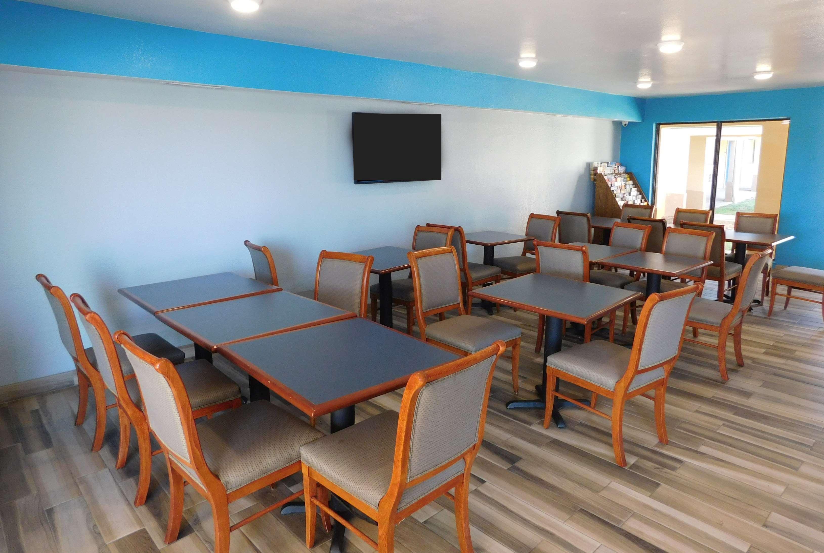 Days Inn By Wyndham Oklahoma City Nw Expressway Warr Acres Экстерьер фото
