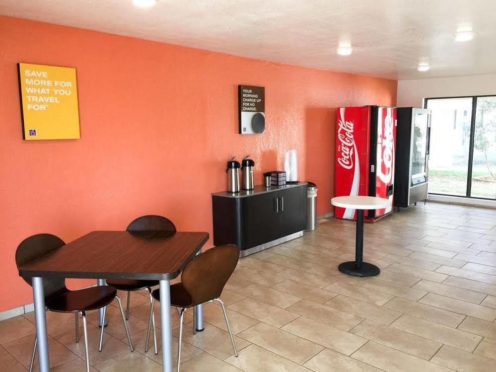 Days Inn By Wyndham Oklahoma City Nw Expressway Warr Acres Экстерьер фото