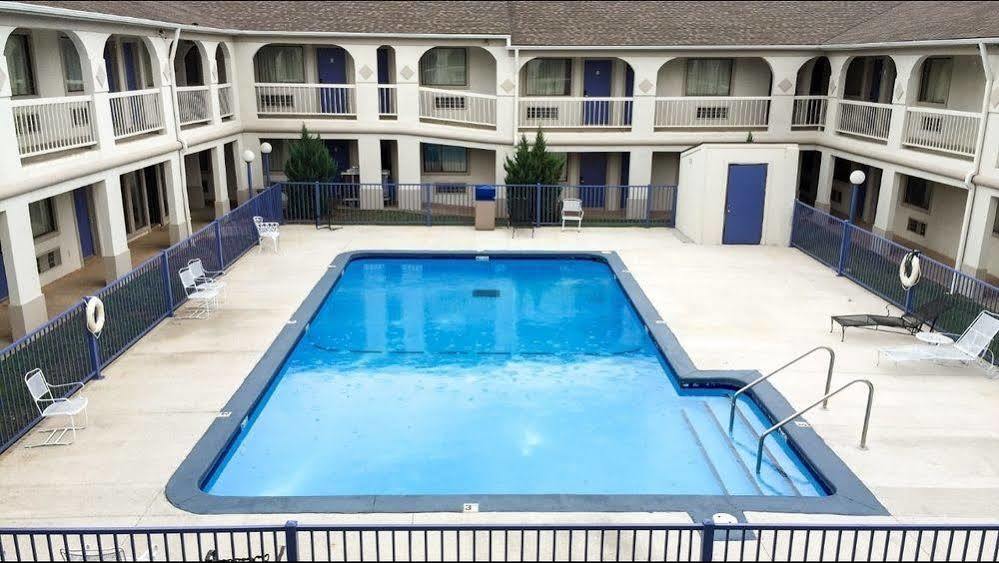 Days Inn By Wyndham Oklahoma City Nw Expressway Warr Acres Экстерьер фото