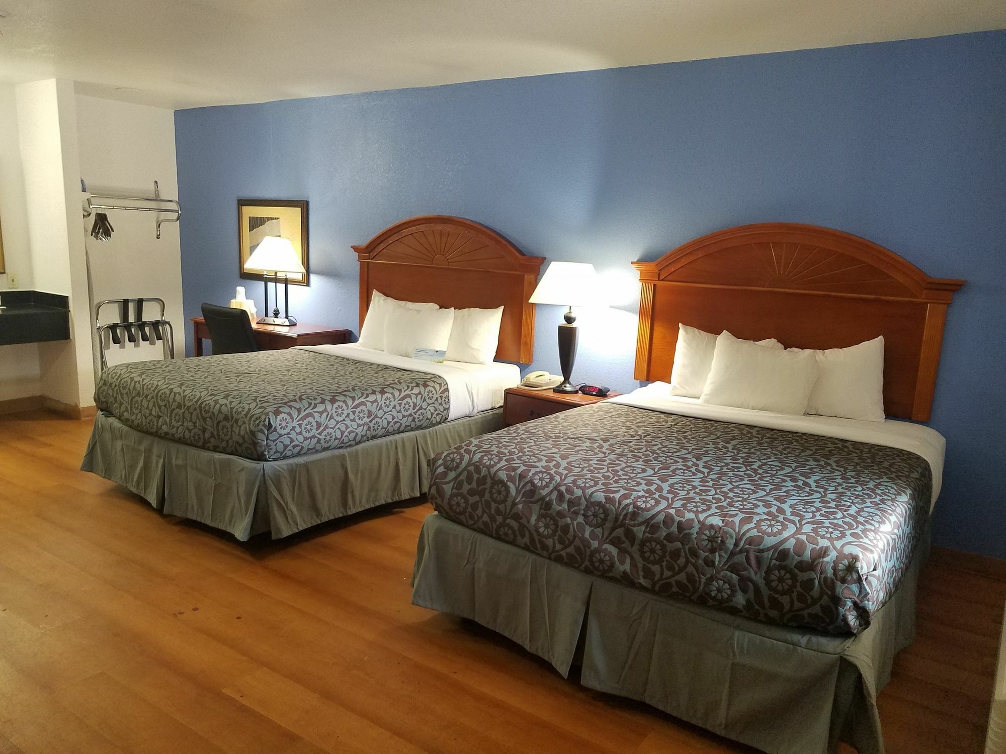 Days Inn By Wyndham Oklahoma City Nw Expressway Warr Acres Экстерьер фото