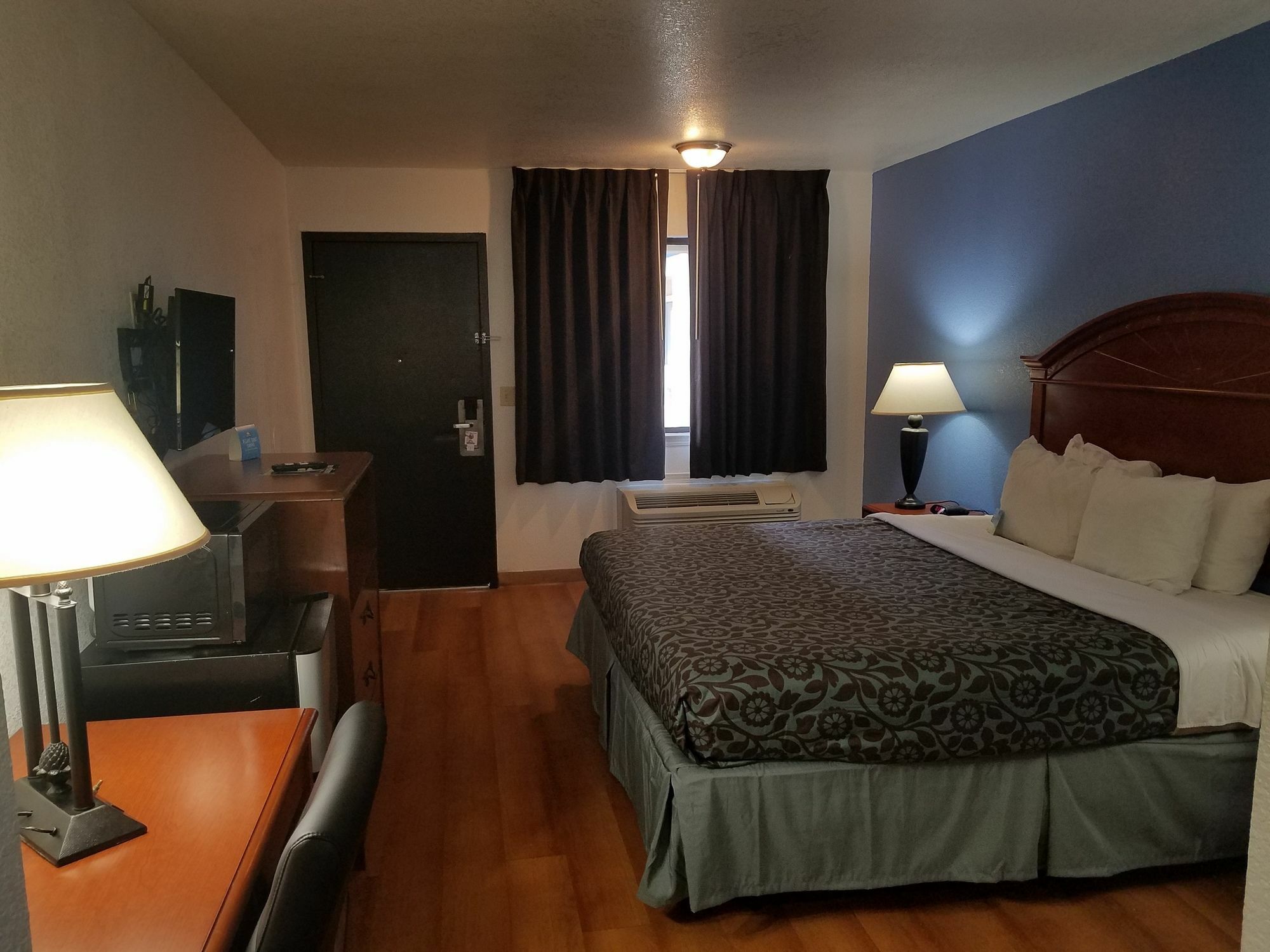 Days Inn By Wyndham Oklahoma City Nw Expressway Warr Acres Экстерьер фото